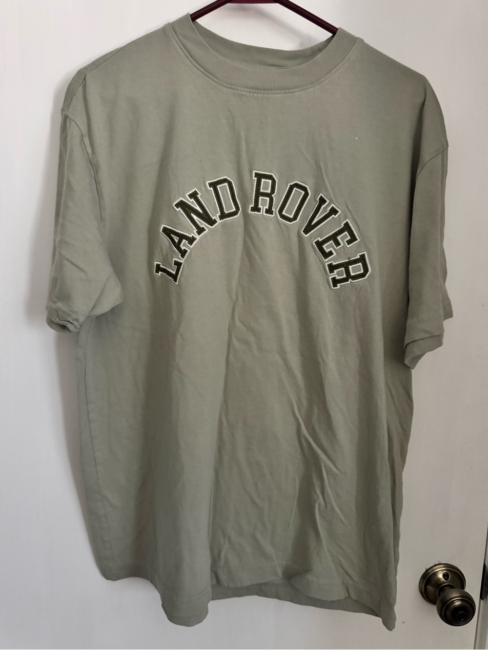 Land Rover embroidered graphic t-shirt. Medium-oversized from PAC Sun